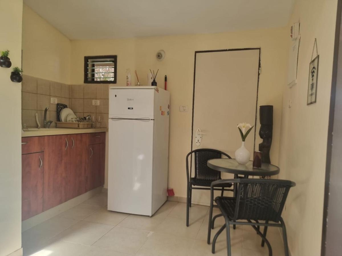 B&B Amit 18 Minutes From The Airport - אירוח כפרי עמית 18 דקות משדה תעופה Petach Tikva Dış mekan fotoğraf