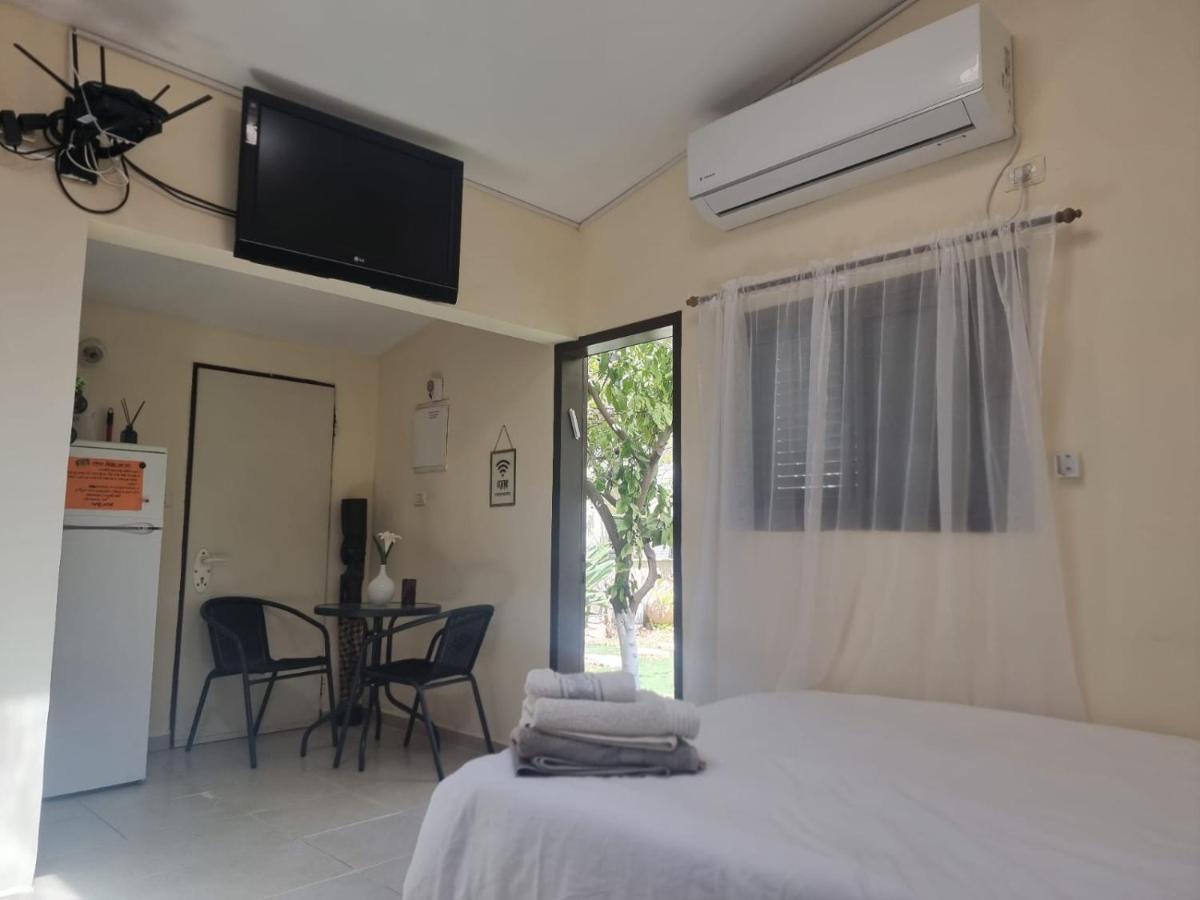 B&B Amit 18 Minutes From The Airport - אירוח כפרי עמית 18 דקות משדה תעופה Petach Tikva Dış mekan fotoğraf